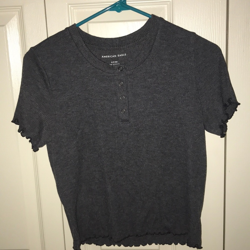 Short sleeve shirt with buttons